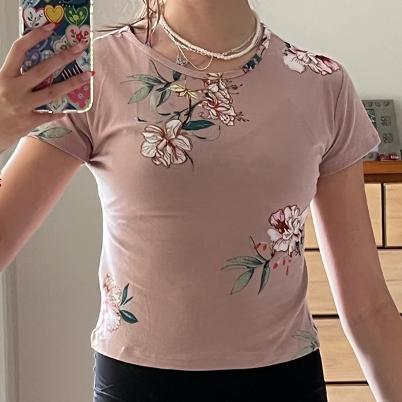 🌸Cropped soft floral patterned top: - Picture 2 of 6